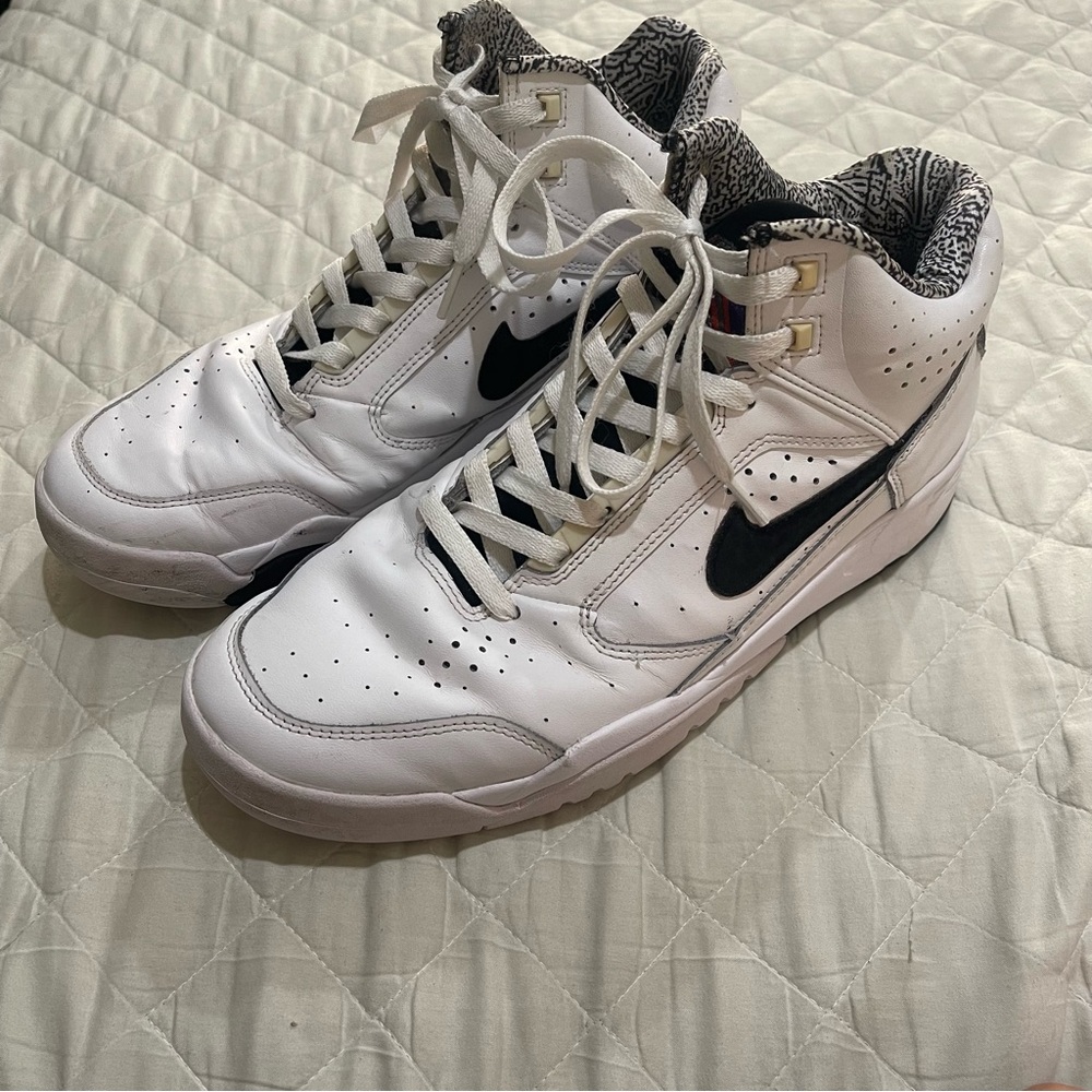 Nike Air Flight Lite 2 Mid - Men’s